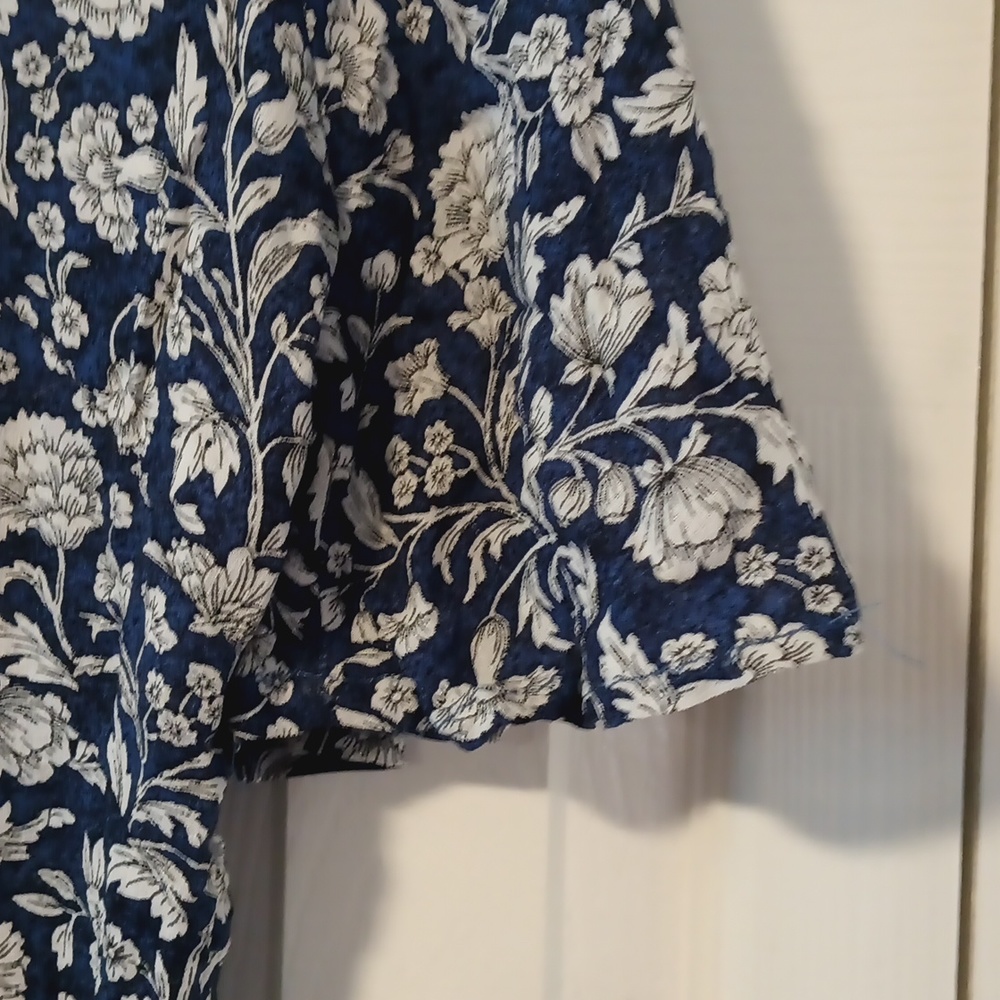 Rachel Zoe Floral Babydoll Top Blue And White - Picture 2 of 8